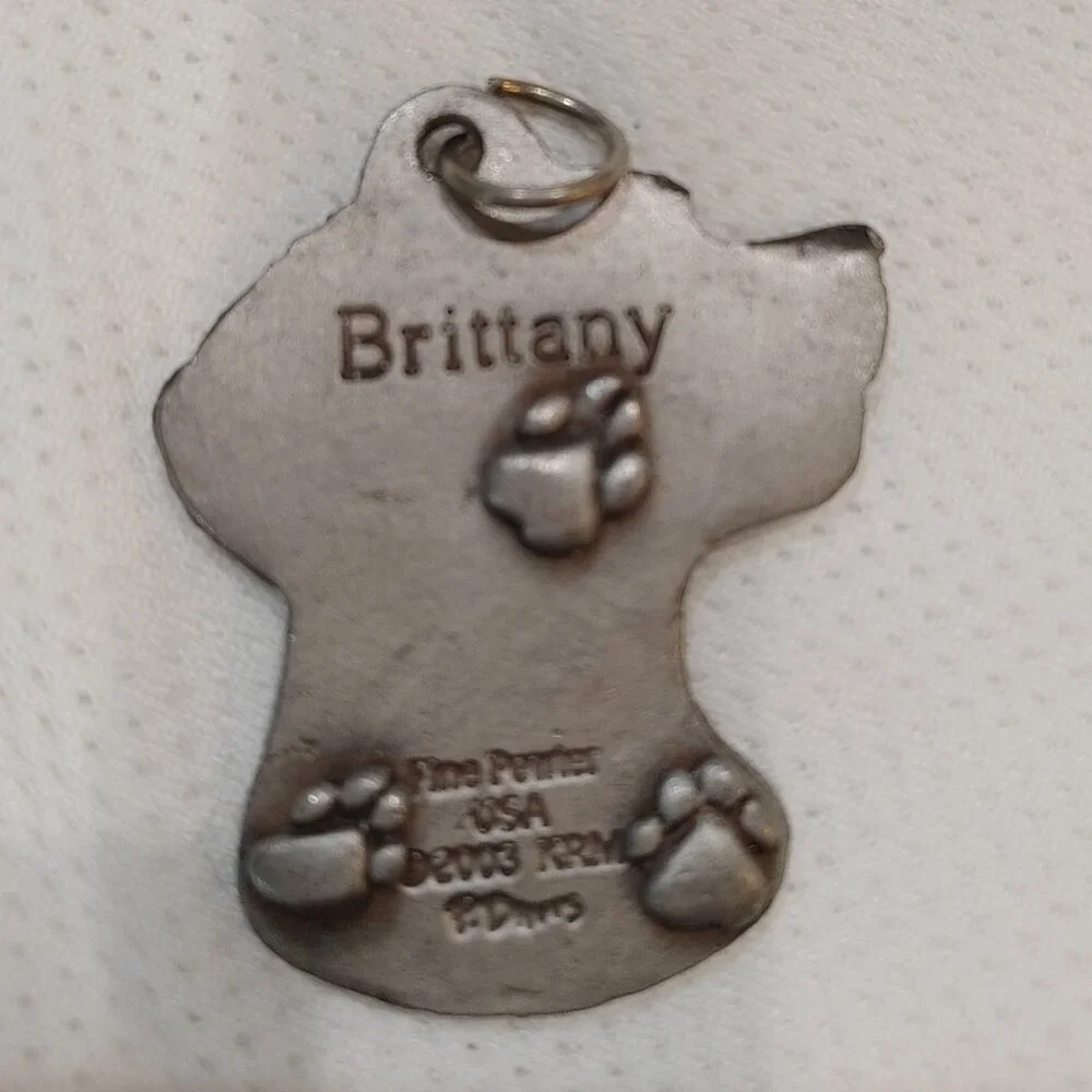 Vintage 2003 Fine Pewter Brittany Dog Keyring Charm by P. Davis (KRM)